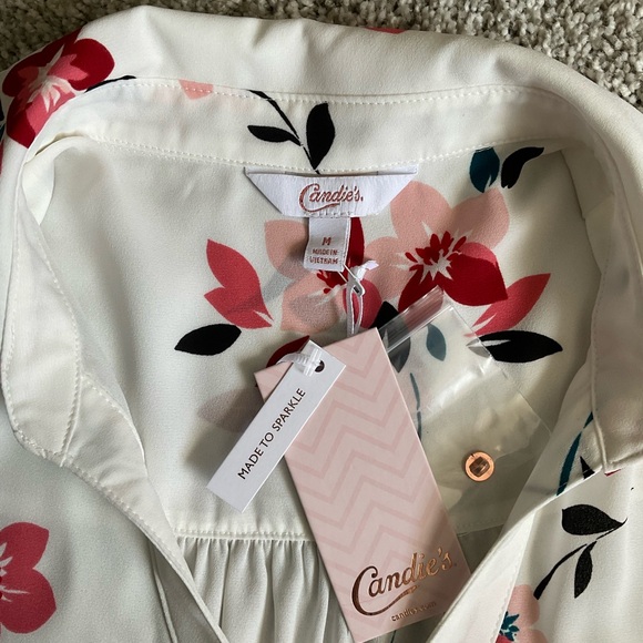 Candie’s Semi Sheer Floral Button Down Blouse - Picture 7 of 12